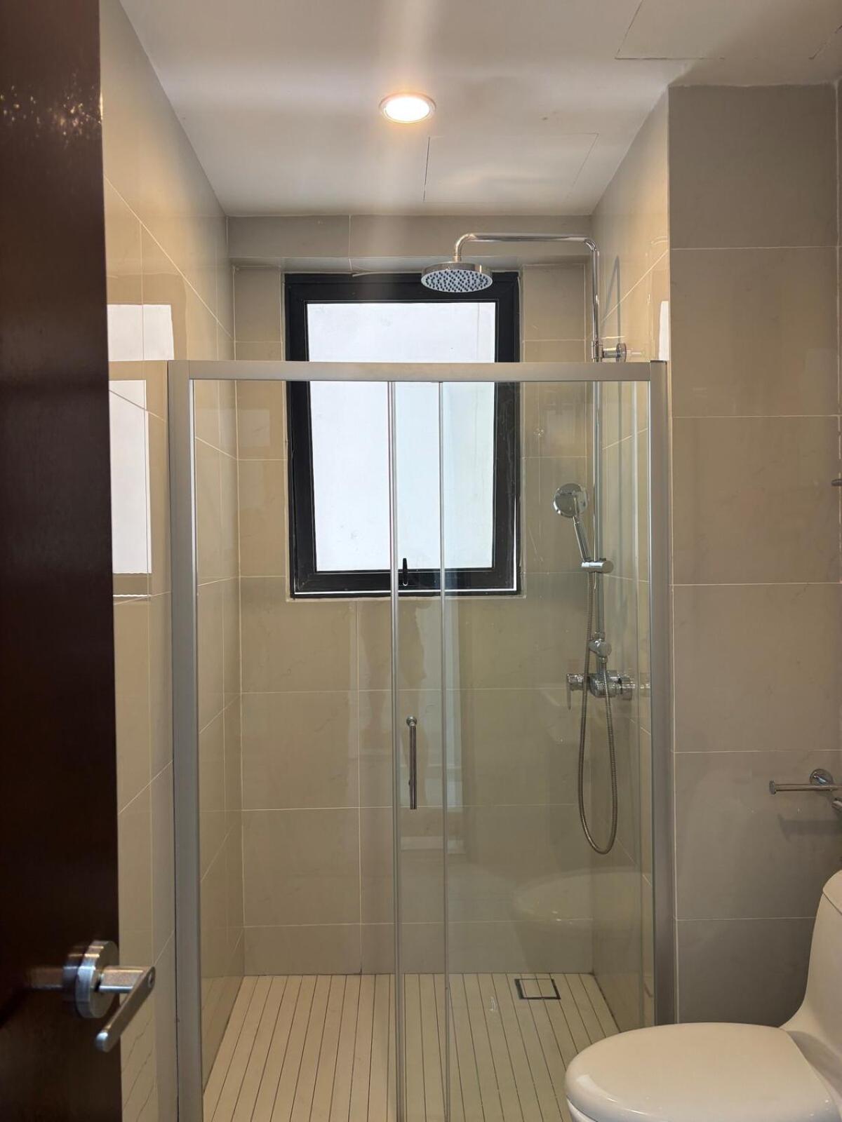Pool View By The 6-8pax 3b3b Cozy Staycation Apartemen *